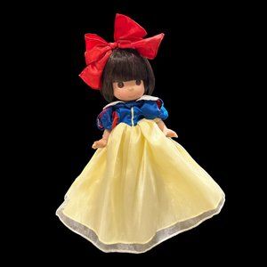 Precious Moments Timeless Snow White Disney Doll with stand